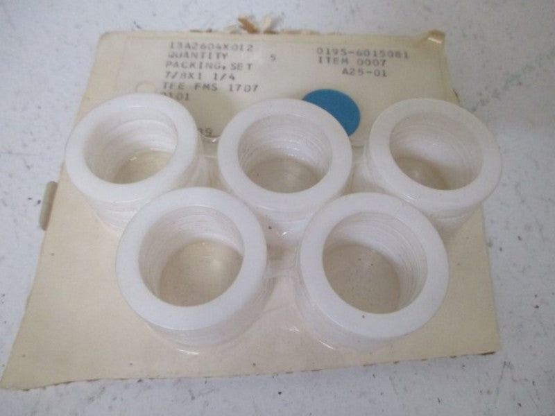 LOT OF 5 FISHER 13A2604X012 PACKING SET *NEW NO BOX*