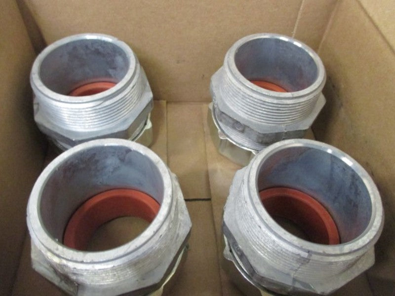 LOT OF 4 THOMAS & BETTS  2574 2" STRAIN RELIEF CORD CONNECTOR *NEW IN BOX*