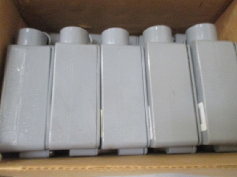 LOT OF 10 E985E-CAR TYPE LR CONDUIT BODY *NEW IN BOX*
