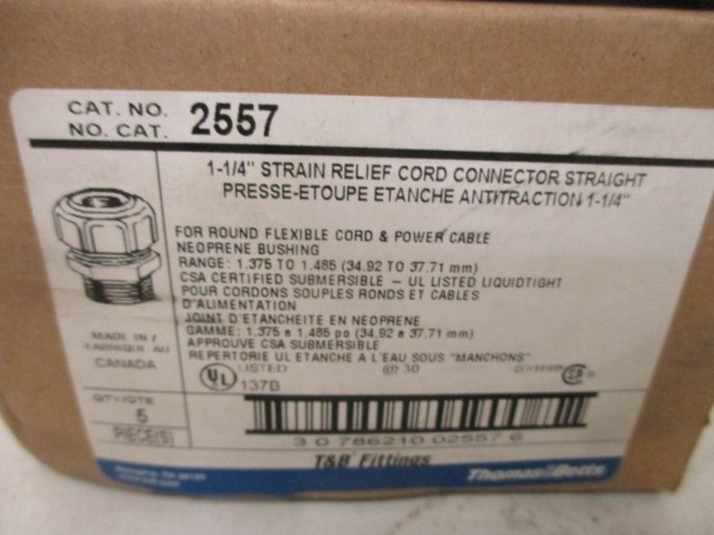 LOT OF 5 THOMAS&BETTS 2557 1-1/4" STRAIN RELIEF CONNECTOR STRAIGHT *NEW IN BOX*