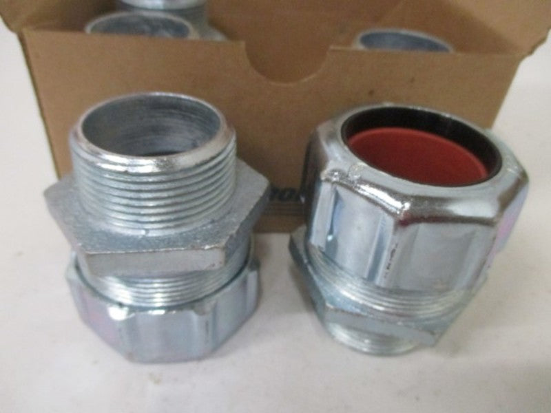 LOT OF 5 THOMAS & BETTS 2556 1-1/4" STRAIN RELIEF CONNECTOR *NEW IN BOX*