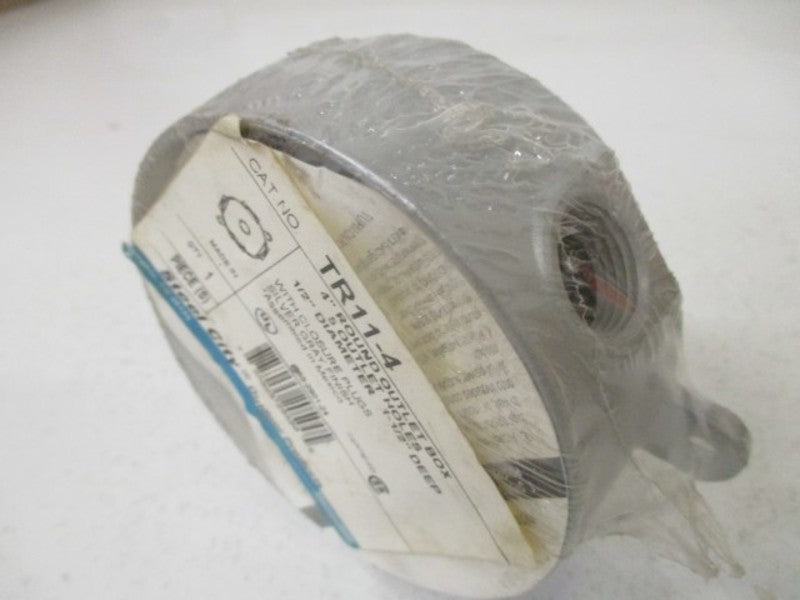 THOMAS & BETTS TR11-4 ROUND OUTLET BOX 4" * NEW IN ORIGINAL PACKAGE *