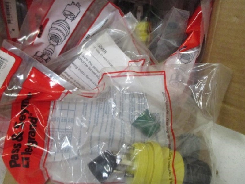 LOT OF 10 PASS & SEYMOUR 24W-47 LOCKING PLUG *NEW IN BOX*