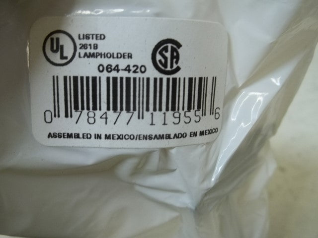 LOT OF 25 LEVITON 064-420 LAMPHOLDER *NEW IN A FACTORY BAG*