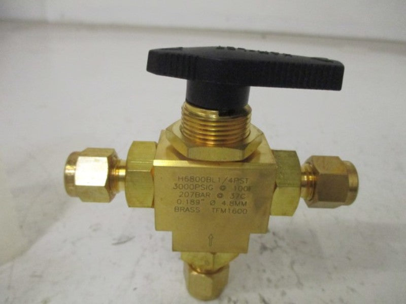 PLITEK H6800BL1/4PST 3-WAY VALVE * NEW IN ORIGINAL PACKAGE *
