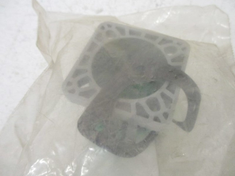 CROUSE-HINDS E1016SC35 RECEPTACLE COVER SNAPBACK * NEW IN FACTORY BAG *