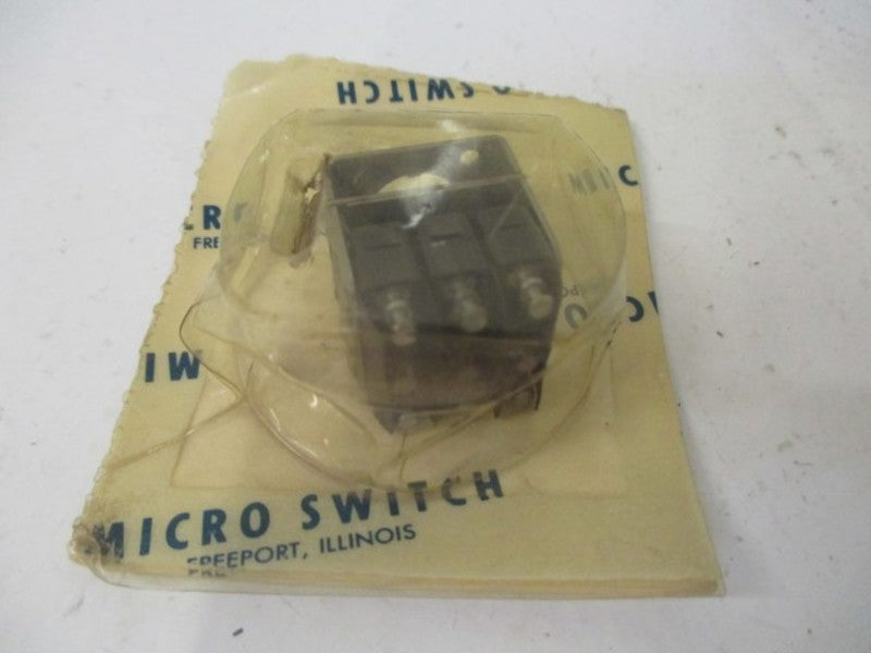 MICROSWITCH 2D4 PUSHBUTTON SWITCH UNSEALED * NEW IN ORIGINAL PACKAGE *