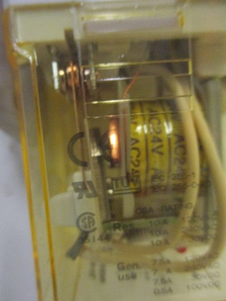 IDEC RR3PA-UL RELAY 24VAC * NEW NO BOX *