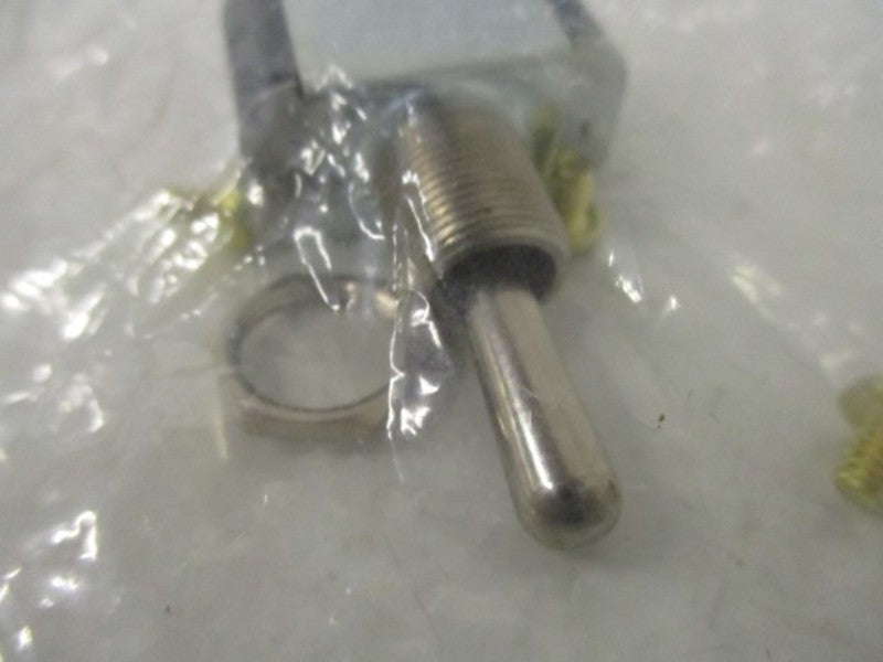 MCGILL 93_0001N TOGGLE SWITCH SPDT * NEW IN FACTORY BAG *