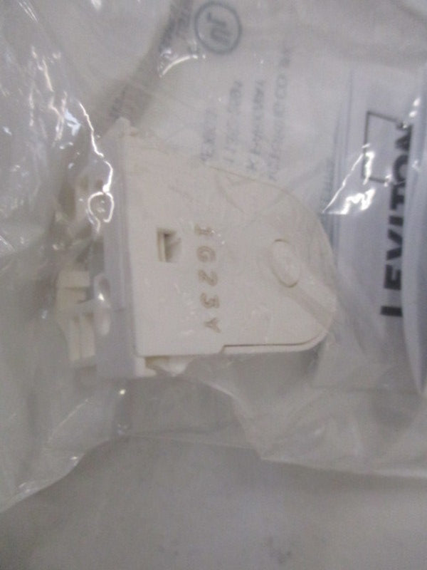 LEVITON 270-23661-SNP LAMPHOLDER SHUNTED * NEW IN FACTORY BAG *