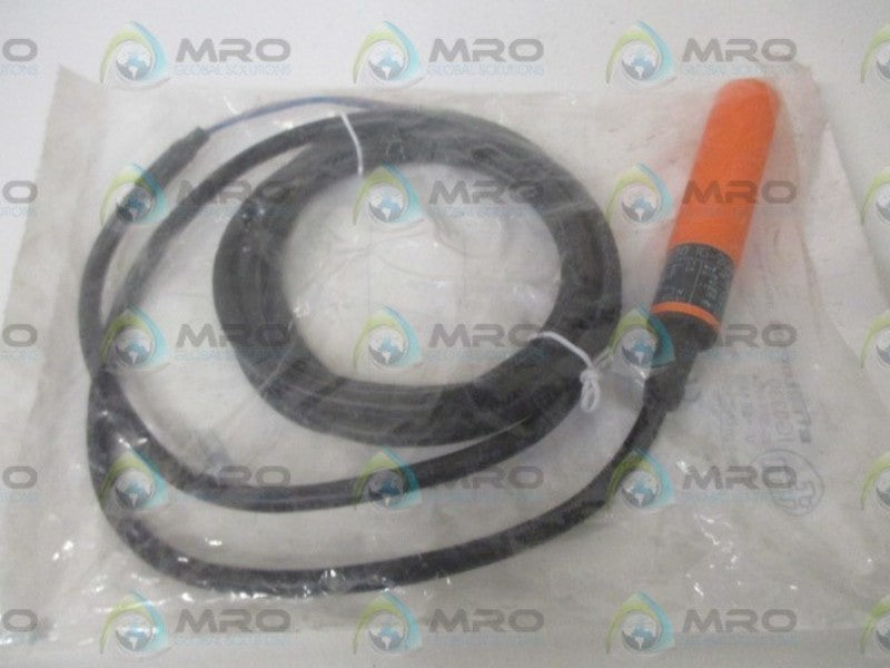 IFM EFECTOR IG0330 INDUCTIVE PROXIMITY SENSOR * NEW IN FACTORY BAG *