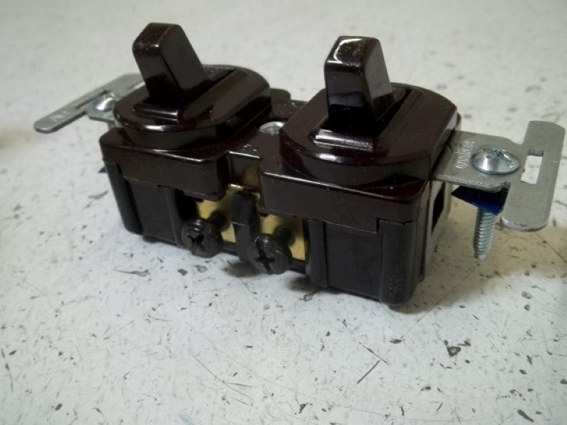 LOT OF 3 BRYANT 6400 TWO SINGLE POLE SWITCHES *NEW IN BOX*