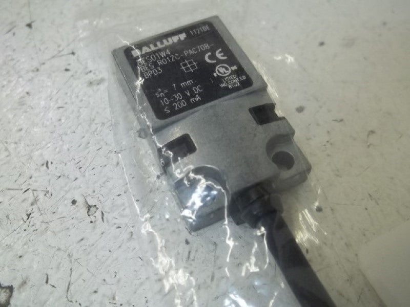 BALLUFF BESR01ZC-PSC70B-BP00.2-GS49 (BES01WE) SENSOR * NEW IN FACTORY BAG *