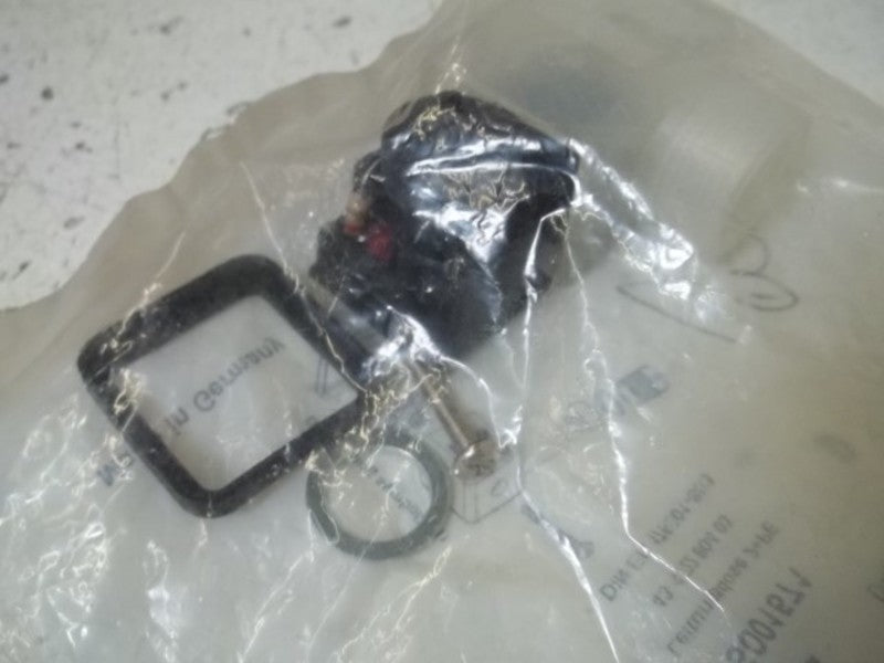 PARKER 5001571 PLUG * NEW IN FACTORY BAG *