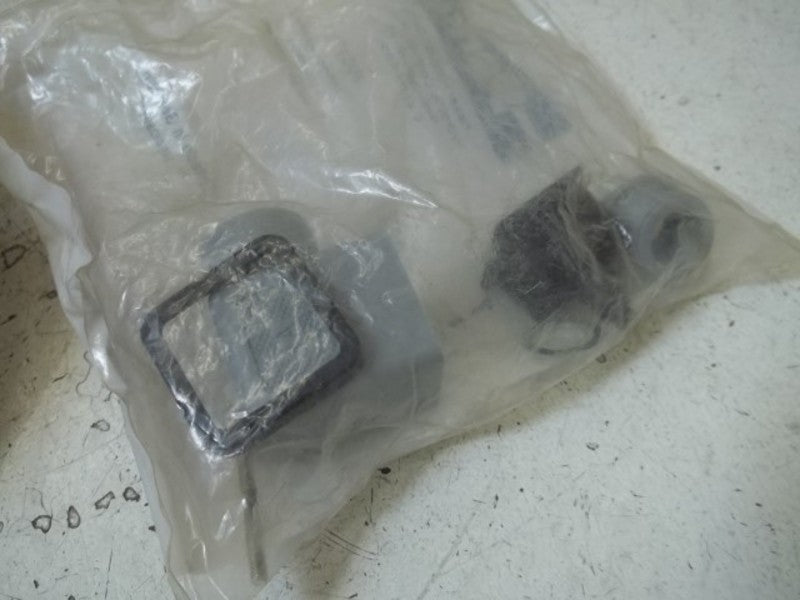 PARKER 5001717 PLUG * NEW IN FACTORY BAG *