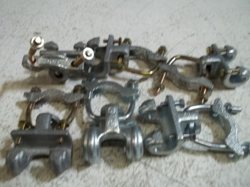 LOT OF 6 THOMAS & BETTS 6211 ADJUSTABLE CABLE CLAMP 1" - 1 1/4" *NEW IN BOX*