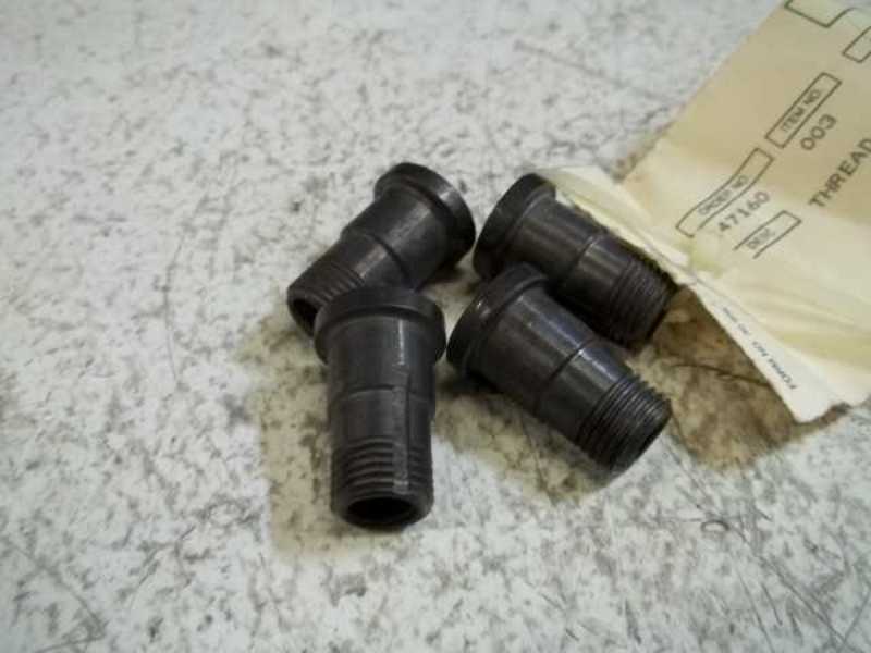 LOT OF 4 DRESSER 0954A07B THREADED BUSHING *USED*