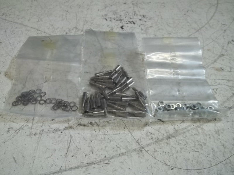 LOT OF 30 201047-2 GUIDE SOCKET CONNECTOR ACCESSORY *NEW IN BAG*
