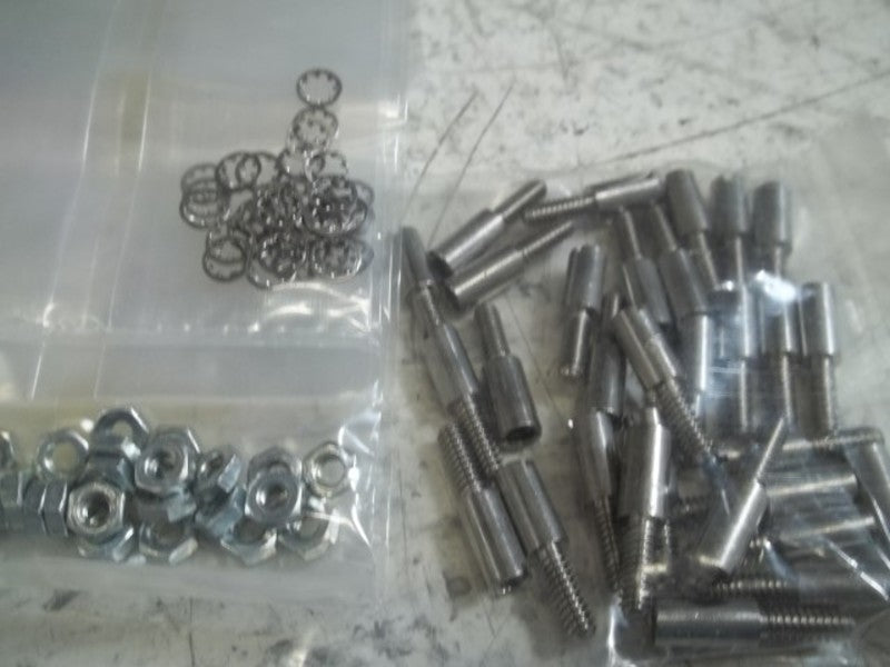 LOT OF 30 201047-2 GUIDE SOCKET CONNECTOR ACCESSORY *NEW IN BAG*