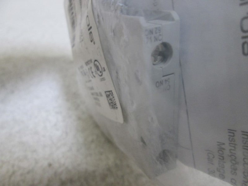 C3CONTROLS 300-SSA11X AUXILIARY CONTACT * NEW IN A BAG *