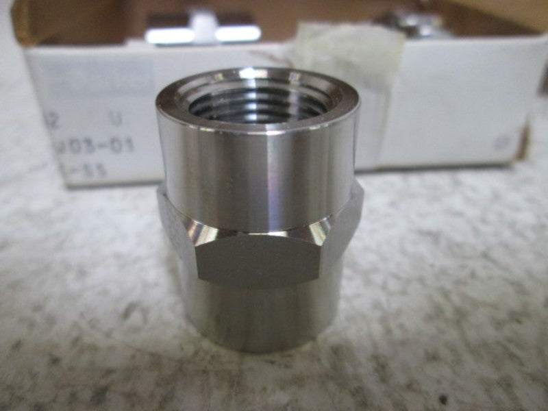 LOT OF 5 PARKER 6-6 FHC-SS FEMALE HEX COUPLING *NEW IN BOX*