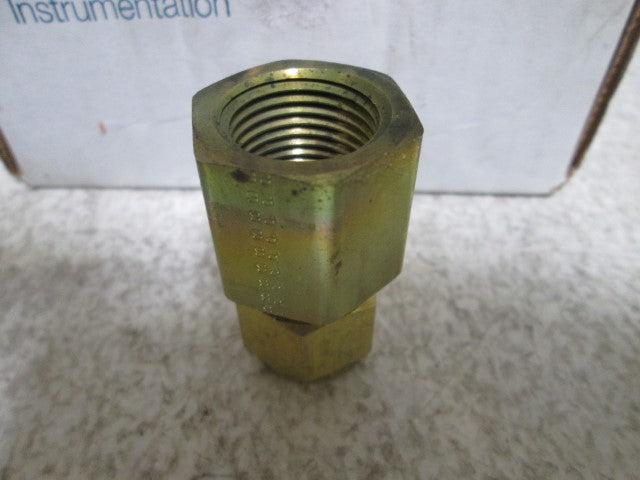 LOT OF 5 PARKER 8-8 GBZ-B FEMALE CONNECTOR BRASS *NEW IN BOX*