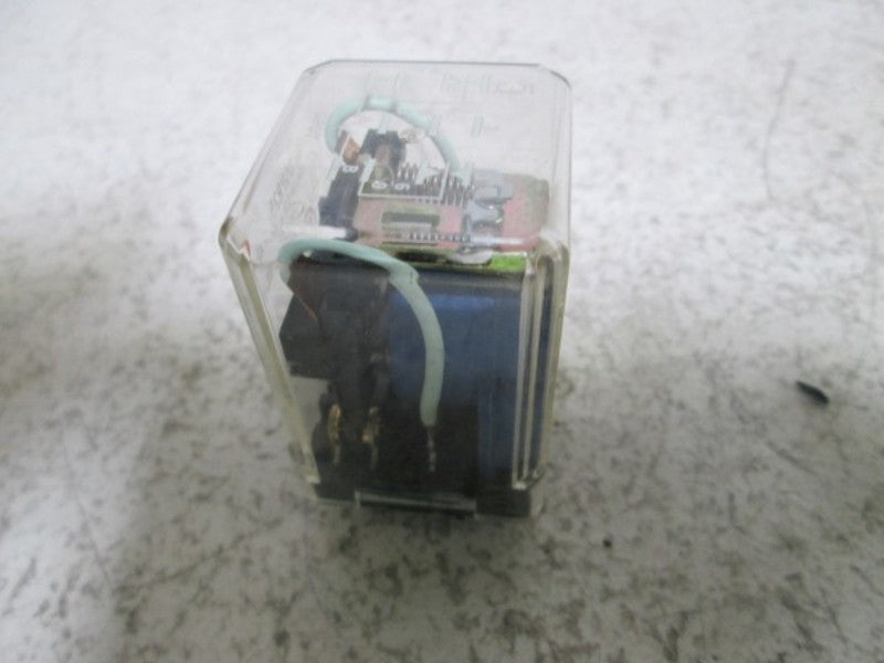 LOT OF 2 D5PR2T RELAY 24VAC *NEW IN BOX*