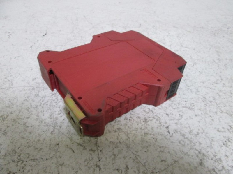 ALLEN BRADLEY 440R-N23135 SER. A MONITORING SAFETY RELAY * USED *