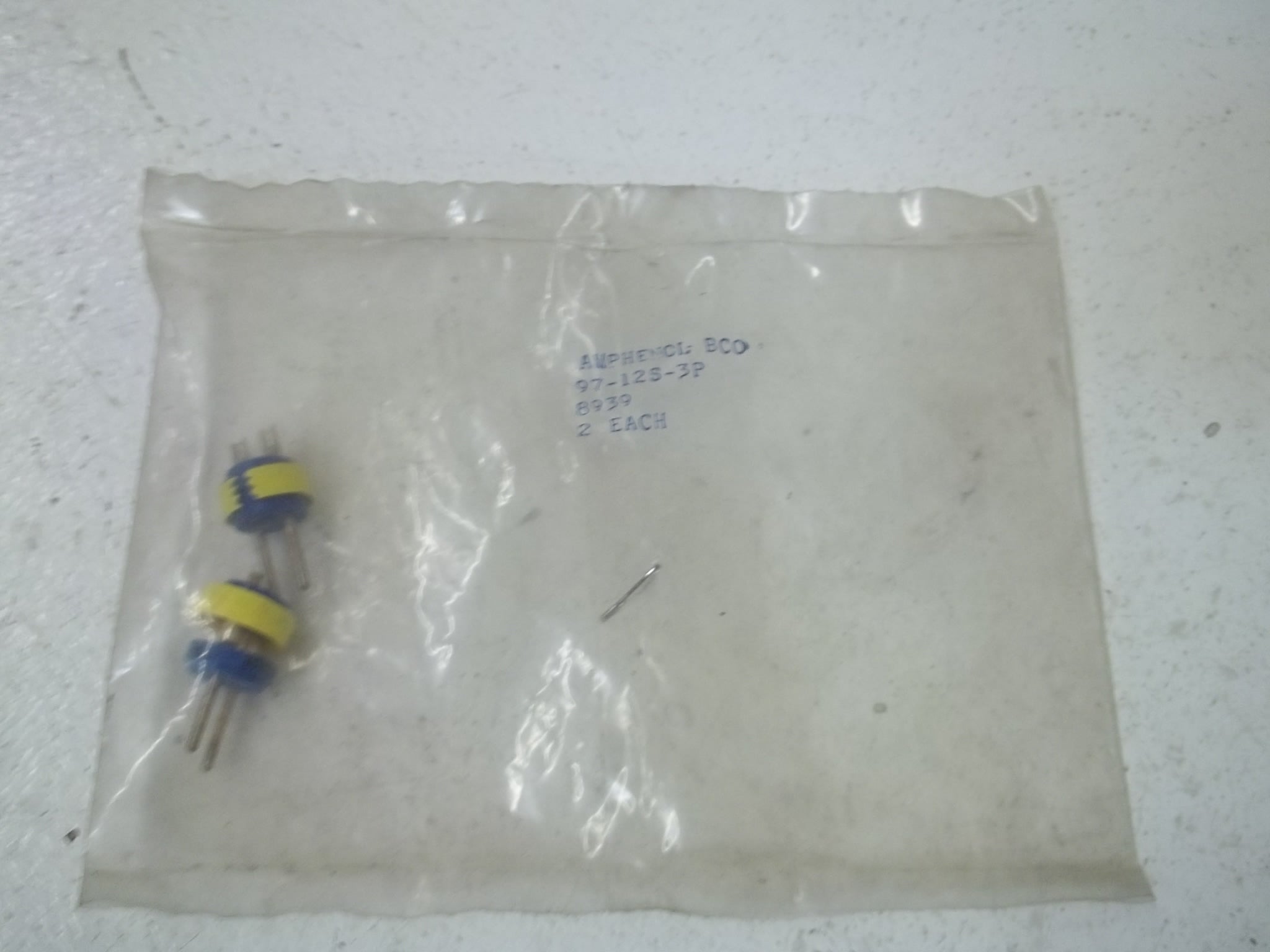 AMPHENOL 97-12S-3P CONNECTOR * NEW IN A FACTORY BAG *
