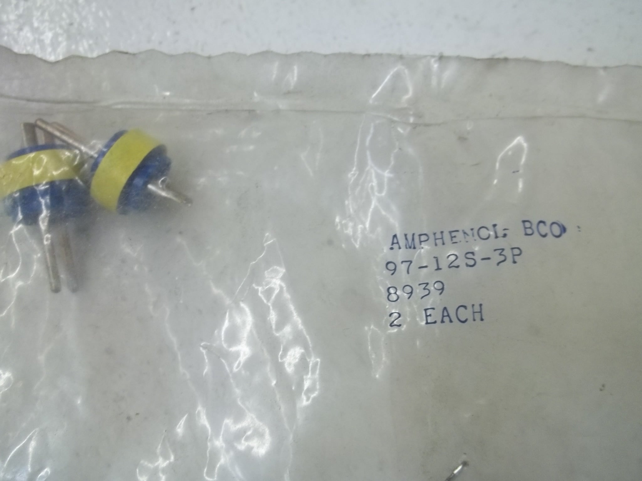 AMPHENOL 97-12S-3P CONNECTOR * NEW IN A FACTORY BAG *