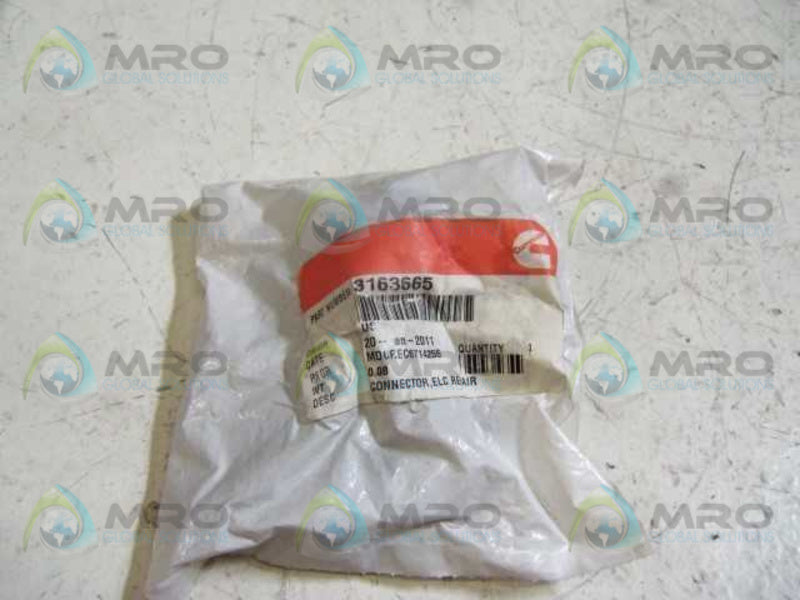 CUMMINS 3163665 CONNECTOR * NEW IN FACTORY BAG *