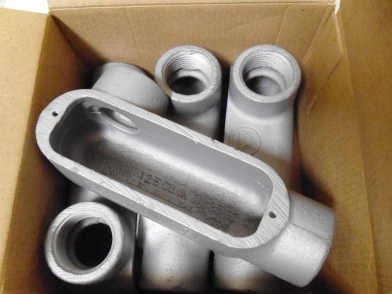 LOT OF 4 APPLETON LL100-M 1" MALL IRON CONDUIT BODY *NEW IN BOX*