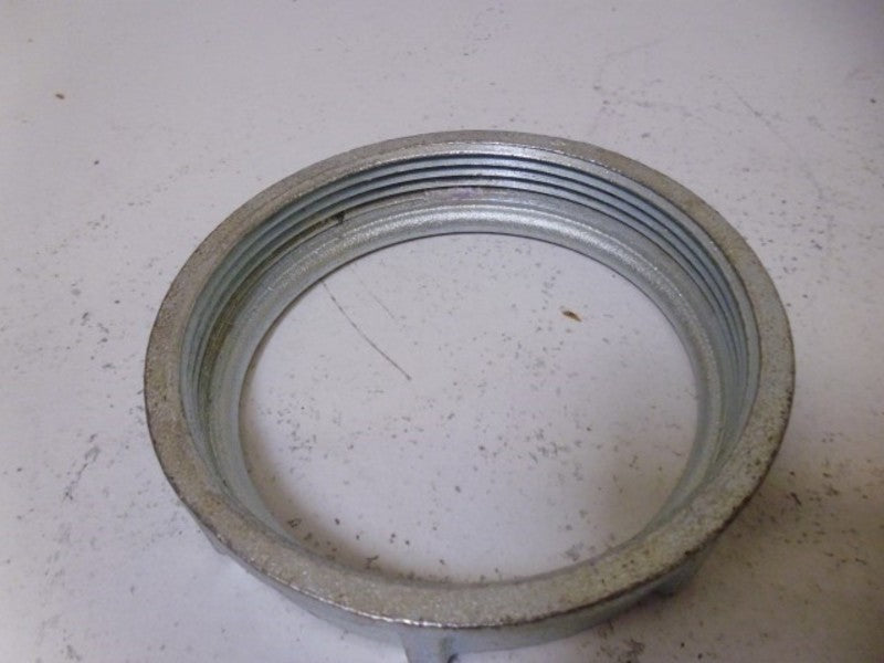 LOT OF 5 THOMAS & BETTS 131 4" METALLIC BUSHING *NEW IN BOX*
