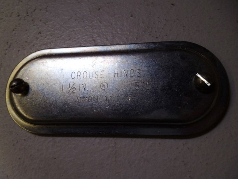 LOT OF 10 CROUSE-HINDS 570 1-1/2" COVER *NEW IN BOX*