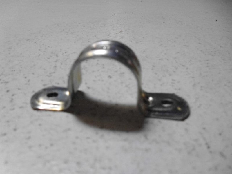 LOT OF 200 RACO 2233 3/4" TWO HOLE RIGID STRAP *NEW IN BOX*