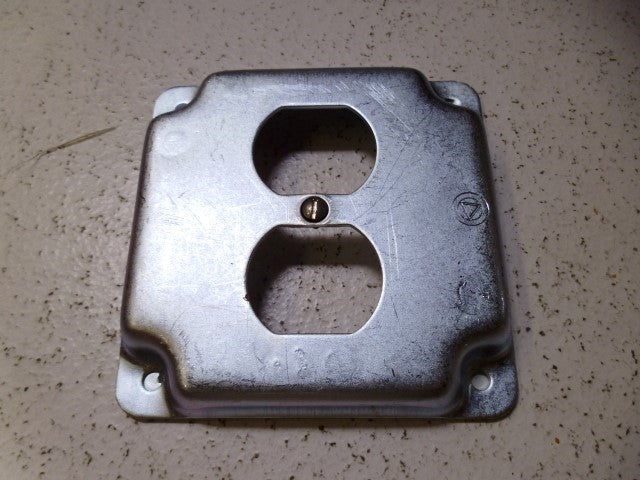 LOT OF 25 APPLETON 8365 OUTLET BOX COVER *NEW IN BOX*