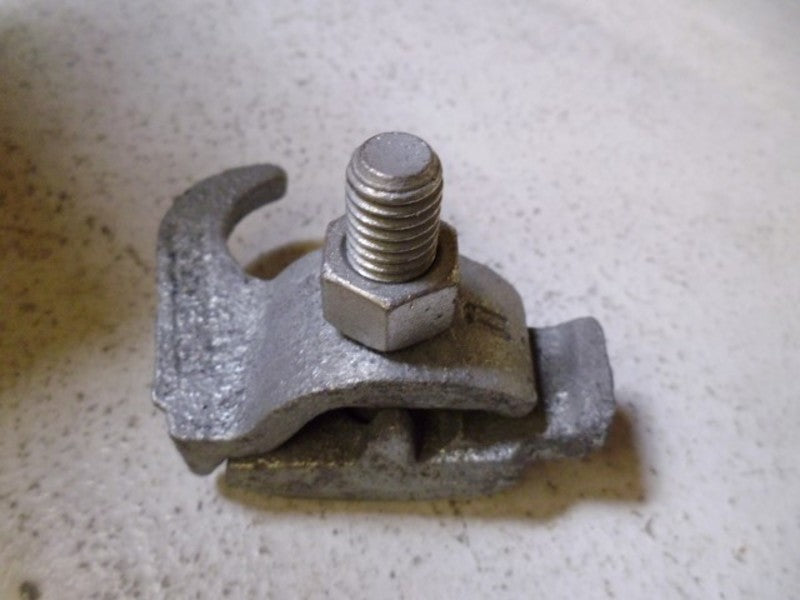 LOT OF 25 APPLETON PC-100ET 1" MALL IRON K CLAMPS *NEW IN BOX*