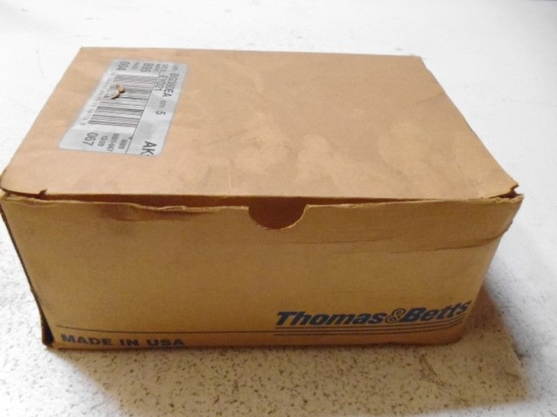 LOT OF 4 THOMAS & BETTS EYD21 3/4" MALE & FEMALE HUB SEAL FITTING *NEW IN BOX*