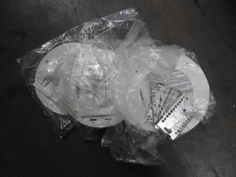 LOT OF 4 HUBBELL BL0U60 SUPERBAY I 23" OPEN REFL *NEW IN BOX*