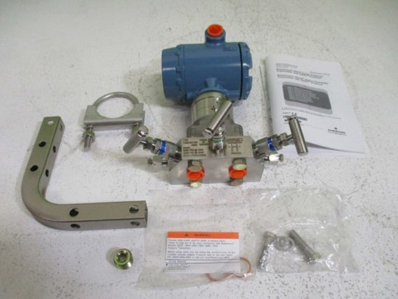 ROSEMOUNT 3051S2CD4A2A11A1AM5Q8 TRANSMITTER w/ 0305RC32B11B4 * NEW IN BOX *