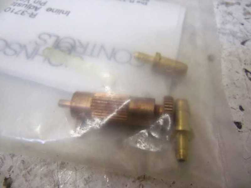 JOHNSON CONTROLS R-3710-2010 ADJUSTABLE RESTRICTOR * NEW IN FACTORY BAG *