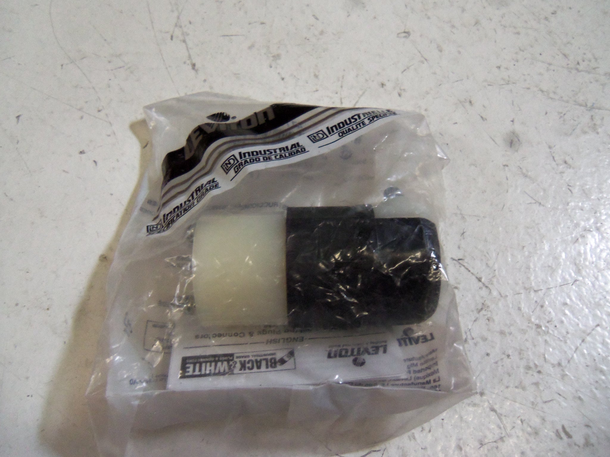 LEVITON 4779-C CONNECTOR * NEW IN FACTORY BAG *