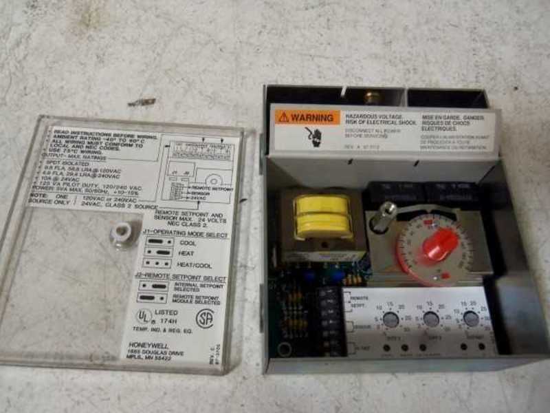 HONEYWELL T70758 1022 TEMPERATURE CONTROLLER  NSMP