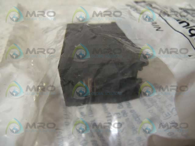 TELEMECANIQUE ZB2BE102 CONTACT BLOCK * NEW IN FACTORY BAG *