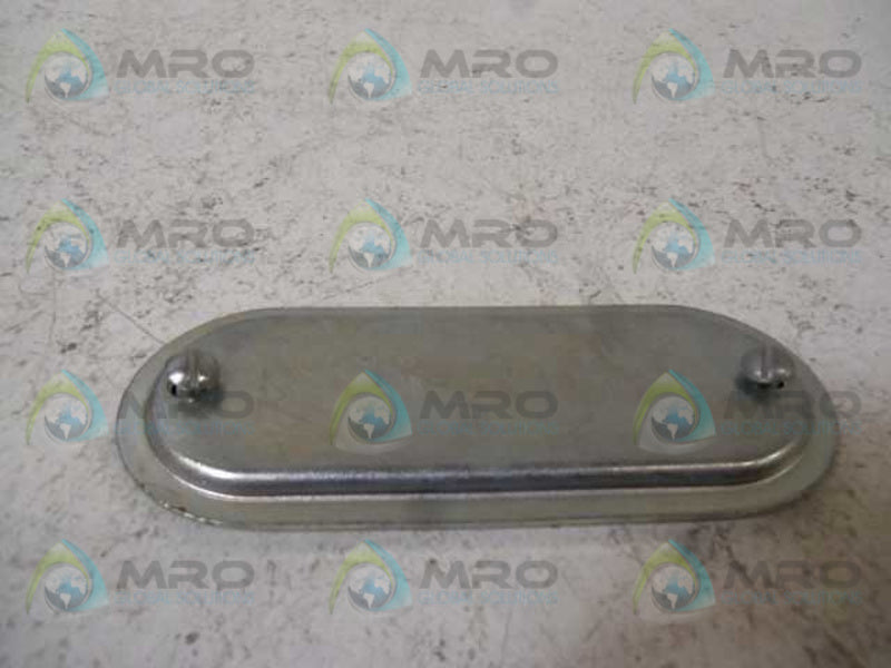 LOT OF 9 CROUSE-HINDS 570 CONDULET BODY COVER 1-1/2" *NEW NO BOX*