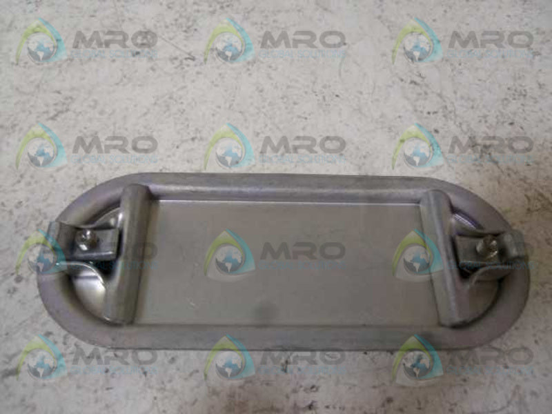LOT OF 14 CROUSE-HINDS 470 CONDULET BODY COVER 1-1/4" NSNP