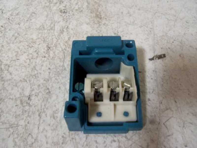 MICRO SWITCH LZZ41 ENCLOSED BASIC SWITCH  NSMP