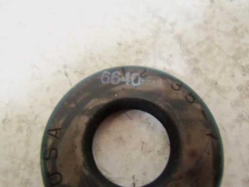 CHICAGO RAWHIDE 6640 OIL SEAL 17x35x7  NSMP