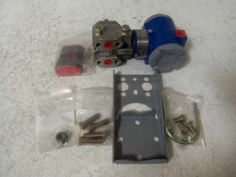 FOXBORO IDP10-A22C21F-M1 TRANSMITTER  NSMP