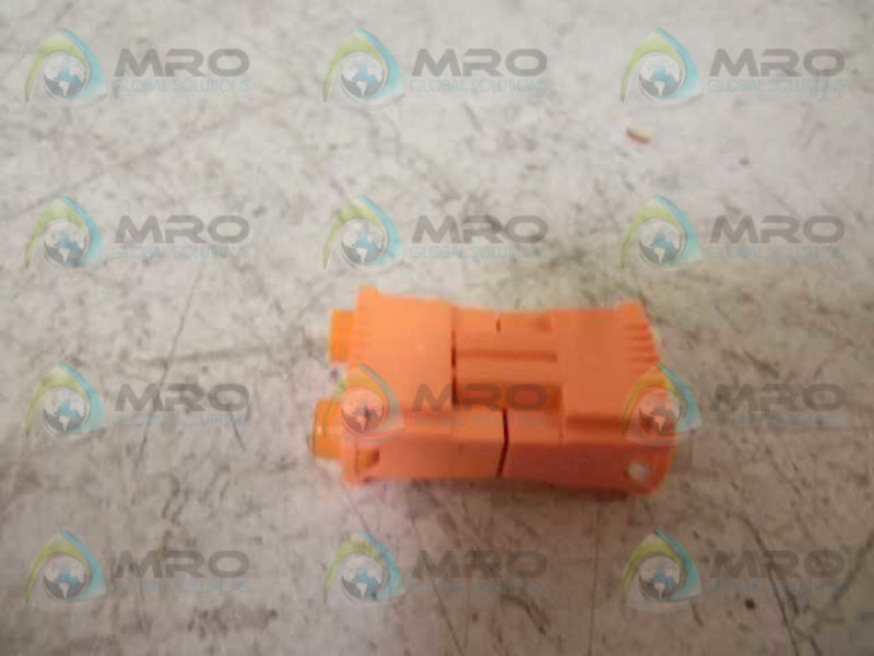 LOT OF 200 IDEAL #30-392J POWER PLUG *NEW IN BOX*